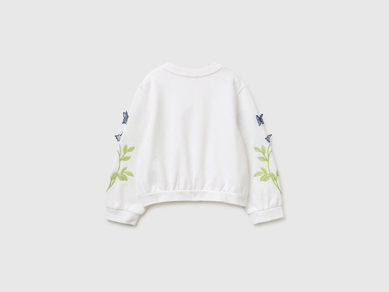Sweatshirt with embroidered flowers - ucb_image_BS