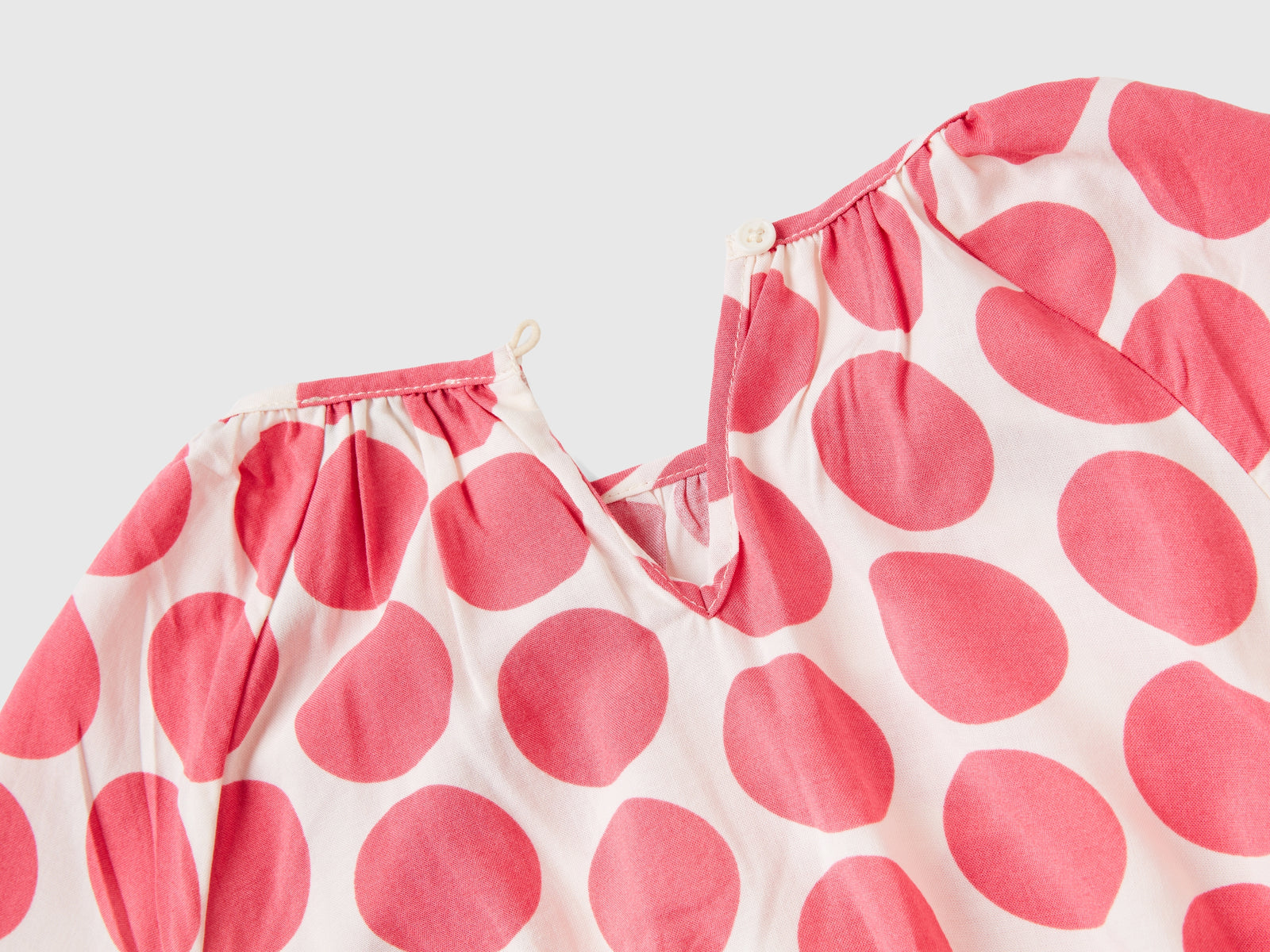 Blusa fluida às bolinhas - ucb_image_DS1