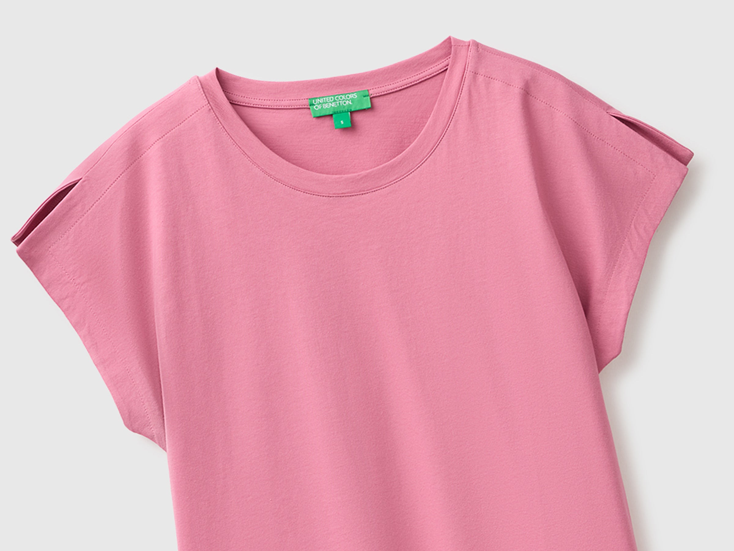 T-shirt com rachas na manga - ucb_image_FY