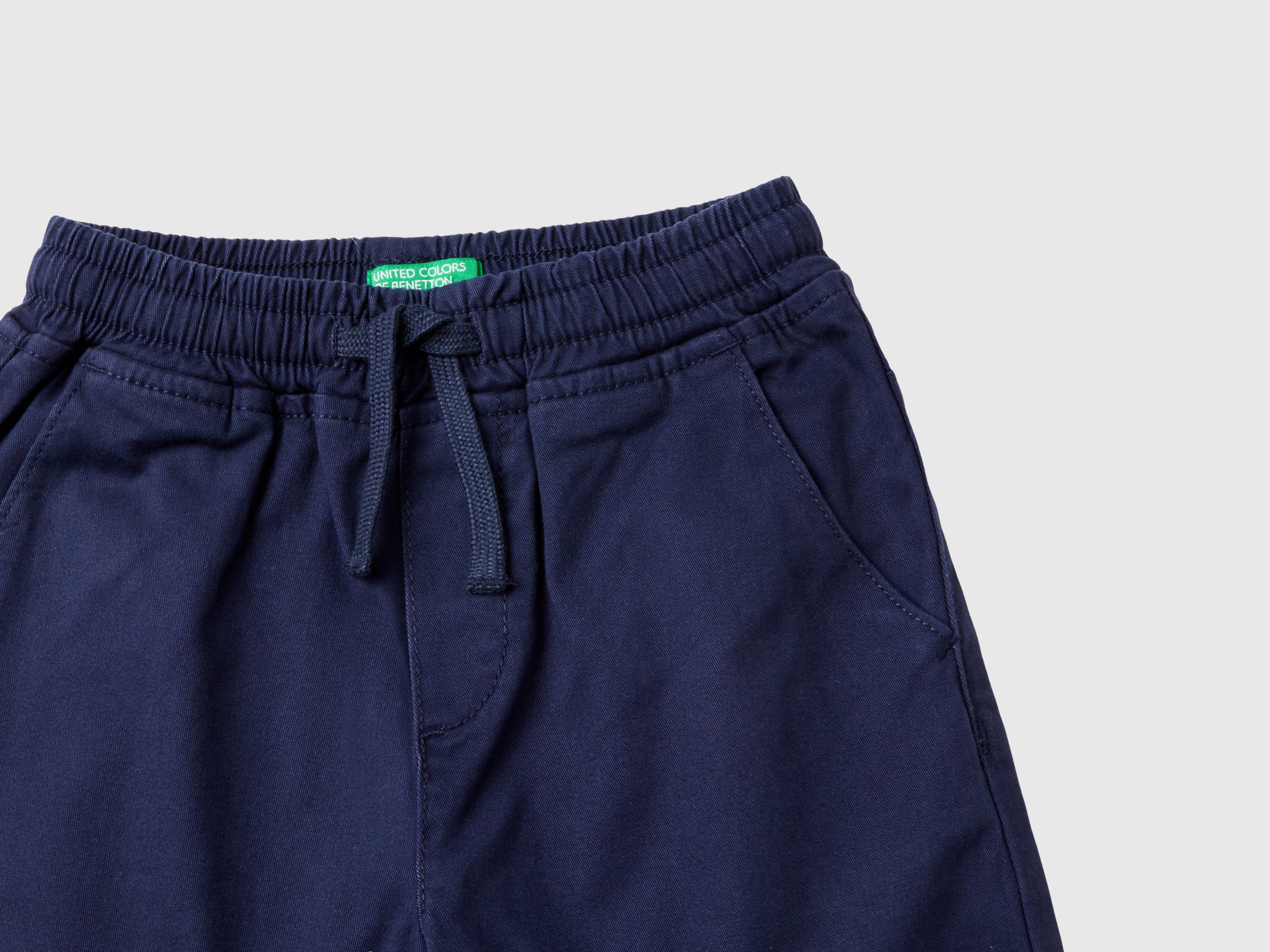 Joggers em algodão stretch com cordão de ajuste - ucb_image_DS1