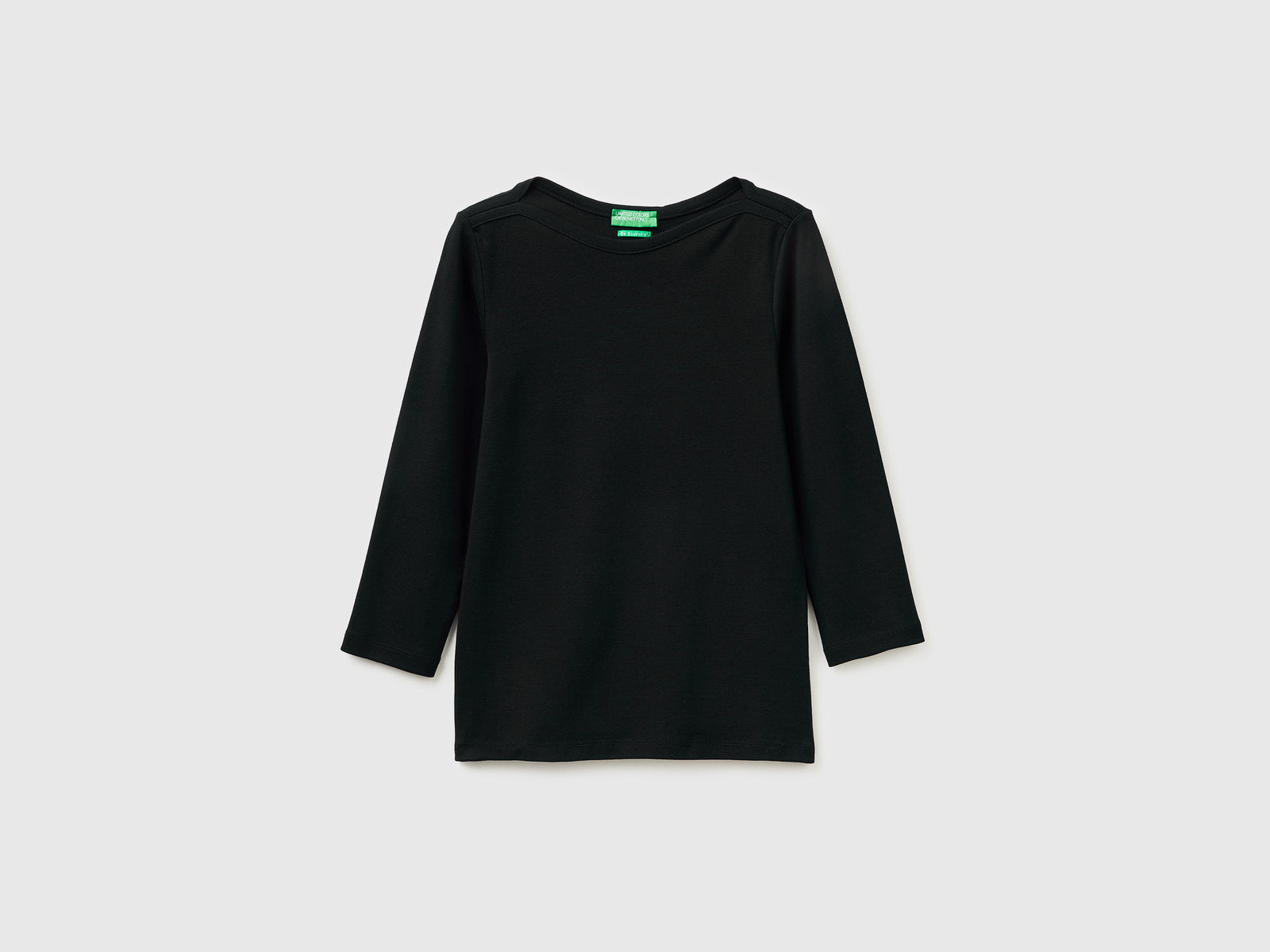 T-shirt slim fit com decote à barco - ucb_image_FS
