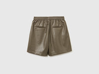 Bermudas em tecido efeito pele - ucb_image_BS