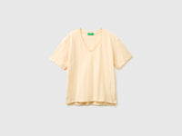 V-neck t-shirt in lightweight cotton - ucb_image_FS