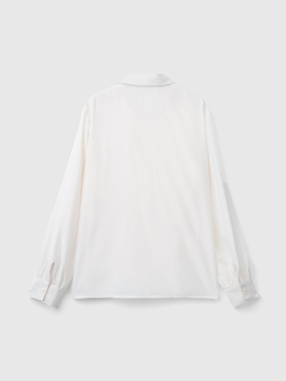 Camisa com decote em V - ucb_image_BS