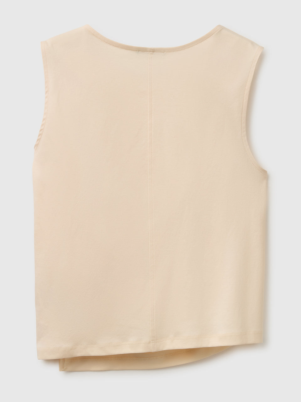 Top with knot - ucb_image_BS
