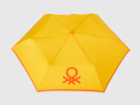 Yellow umbrella - ucb_image_DS1