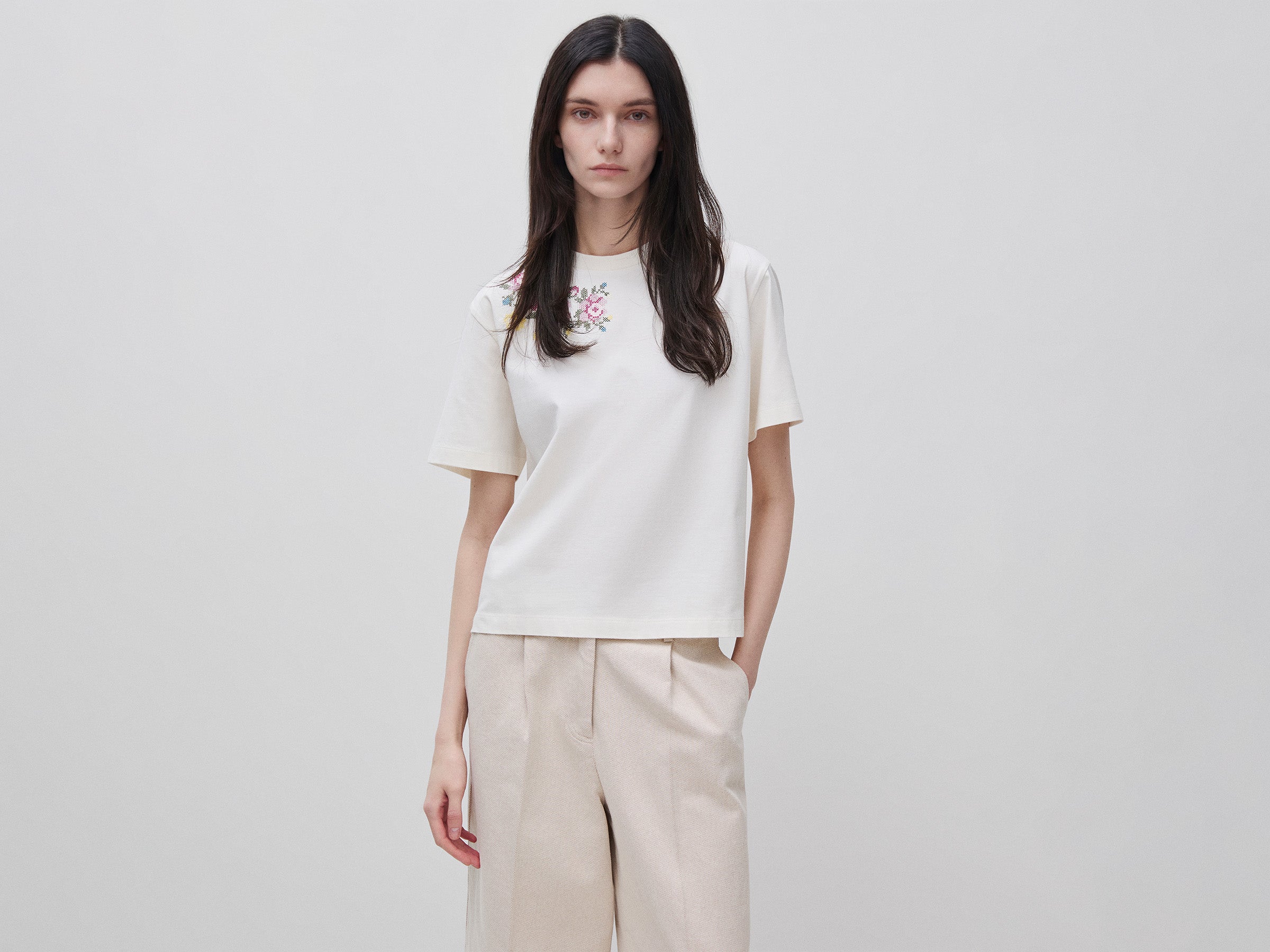 T-shirt com bordado - ucb_image_F