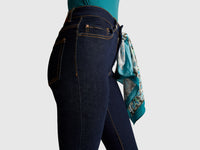 Jeans slim fit de cintura subida - ucb_image_FY