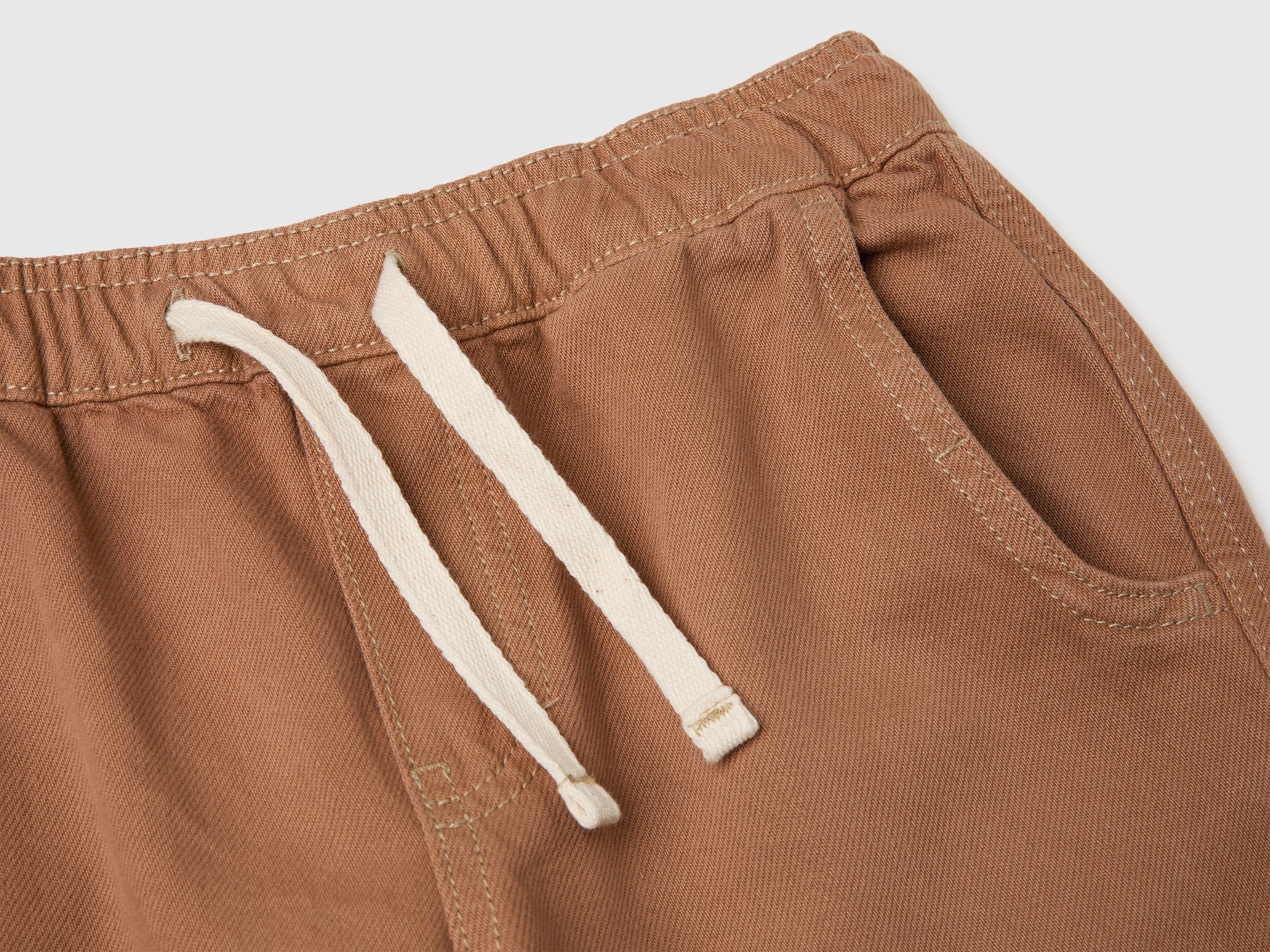 Joggers em algodão com cordão de ajuste - ucb_image_DS1