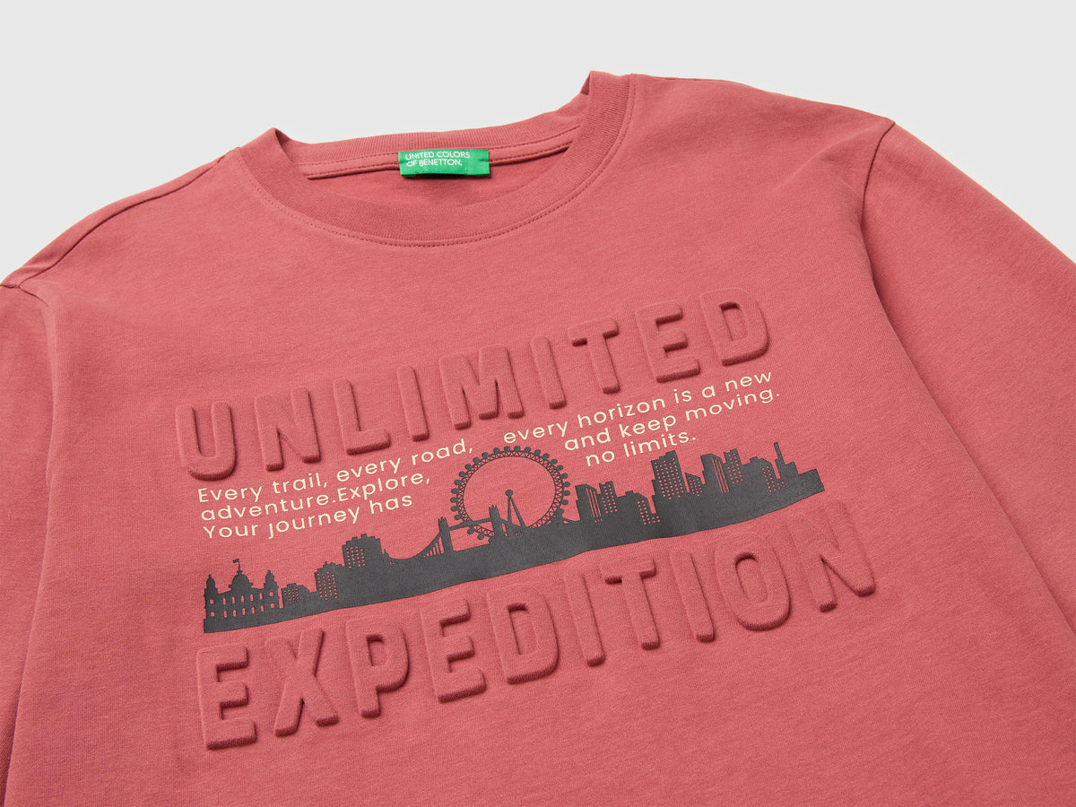 T-shirt em algodão orgânico quente com estampa em relevo - ucb_image_DS1