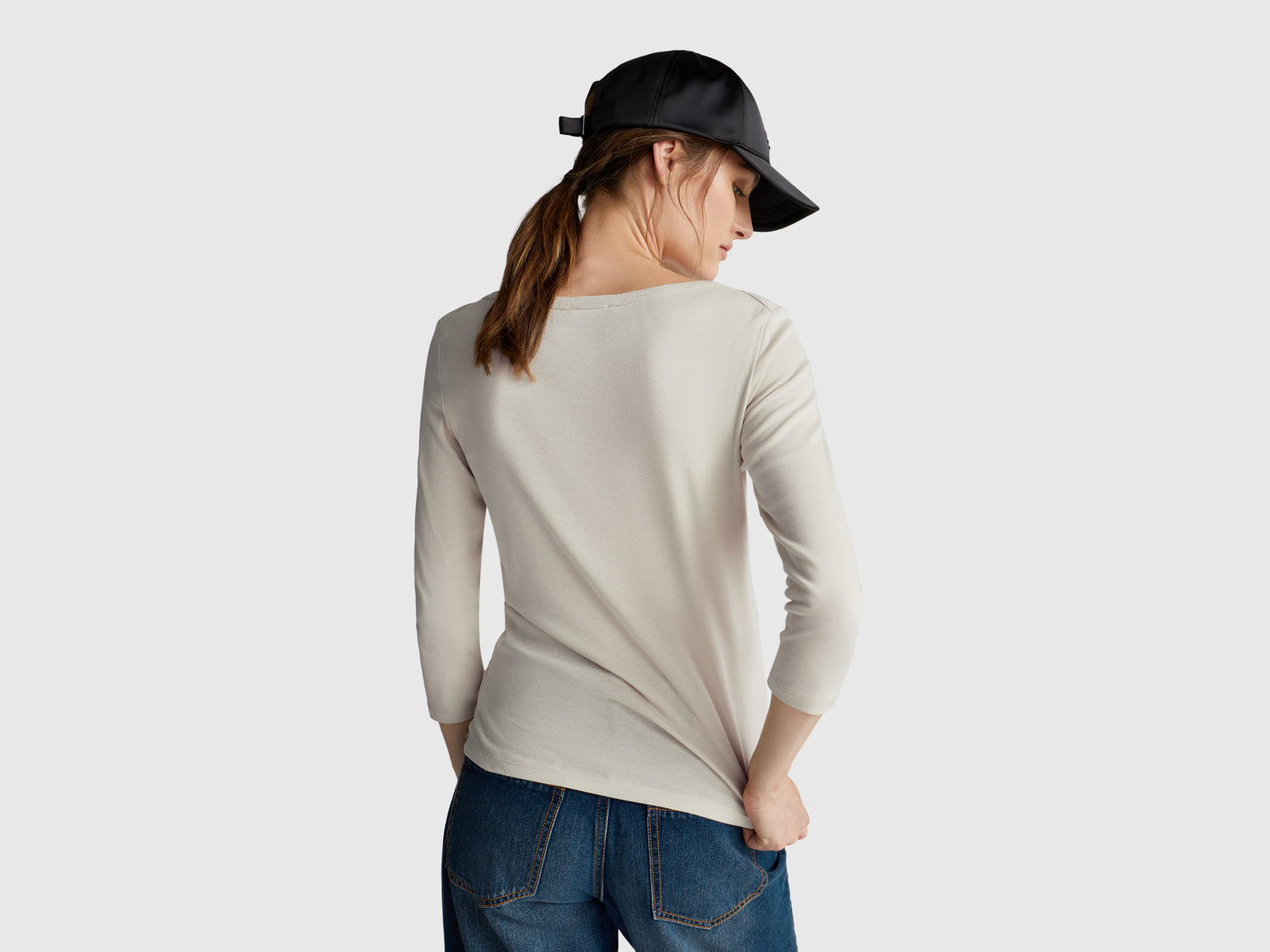 T-shirt com decote à barco - ucb_image_B