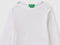 T-shirt slim fit com decote à barco - ucb_image_DS1