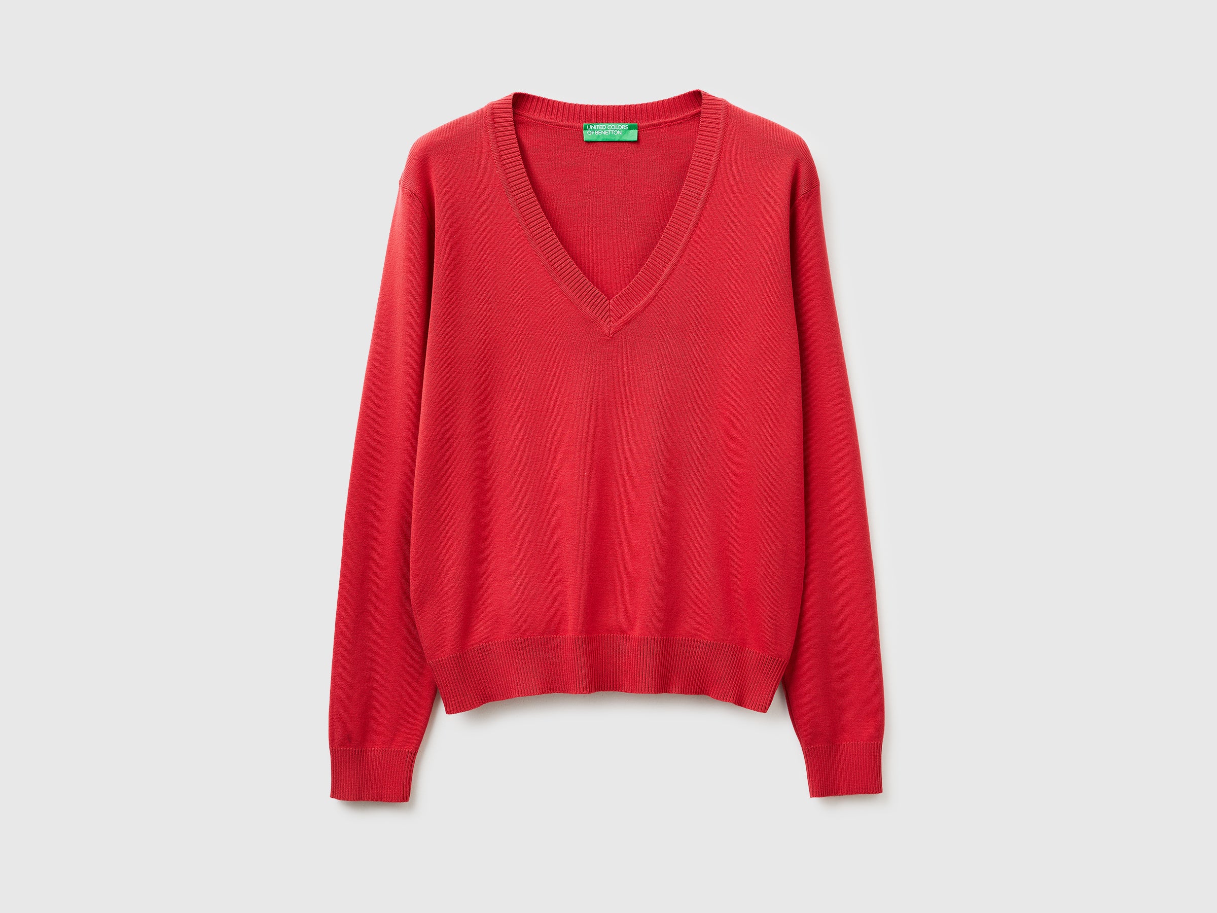 Strawberry red V-neck sweater in tricot cotton - ucb_image_FS