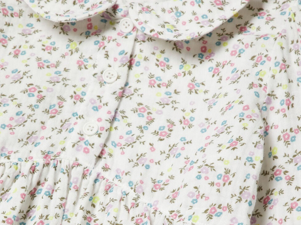 PAGE D'ACCUEIL<br/><span class="playful">BÉBÉ FILLE</span>