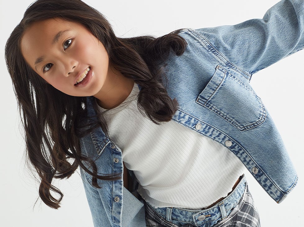 PAGE D'ACCUEIL<br/><span class="playful">FILLES</span>