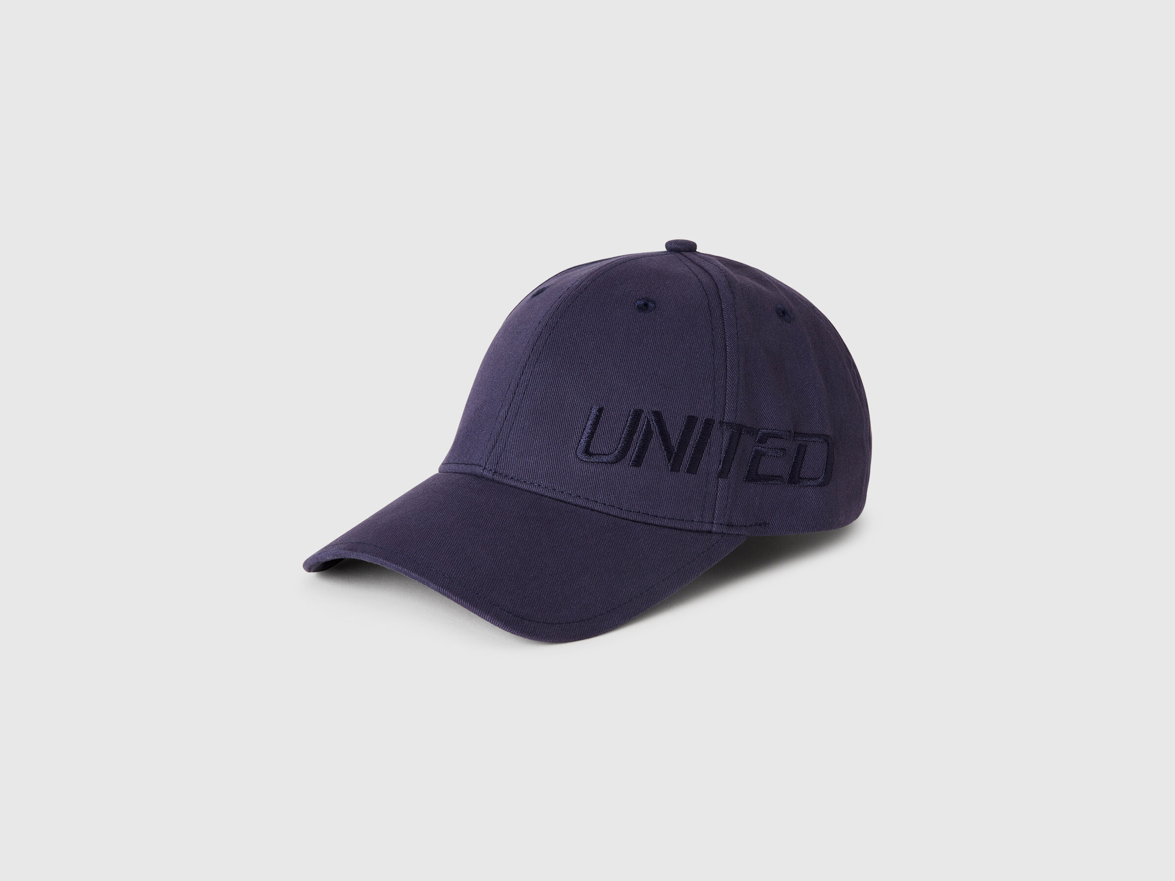 HAT Homme image number 0