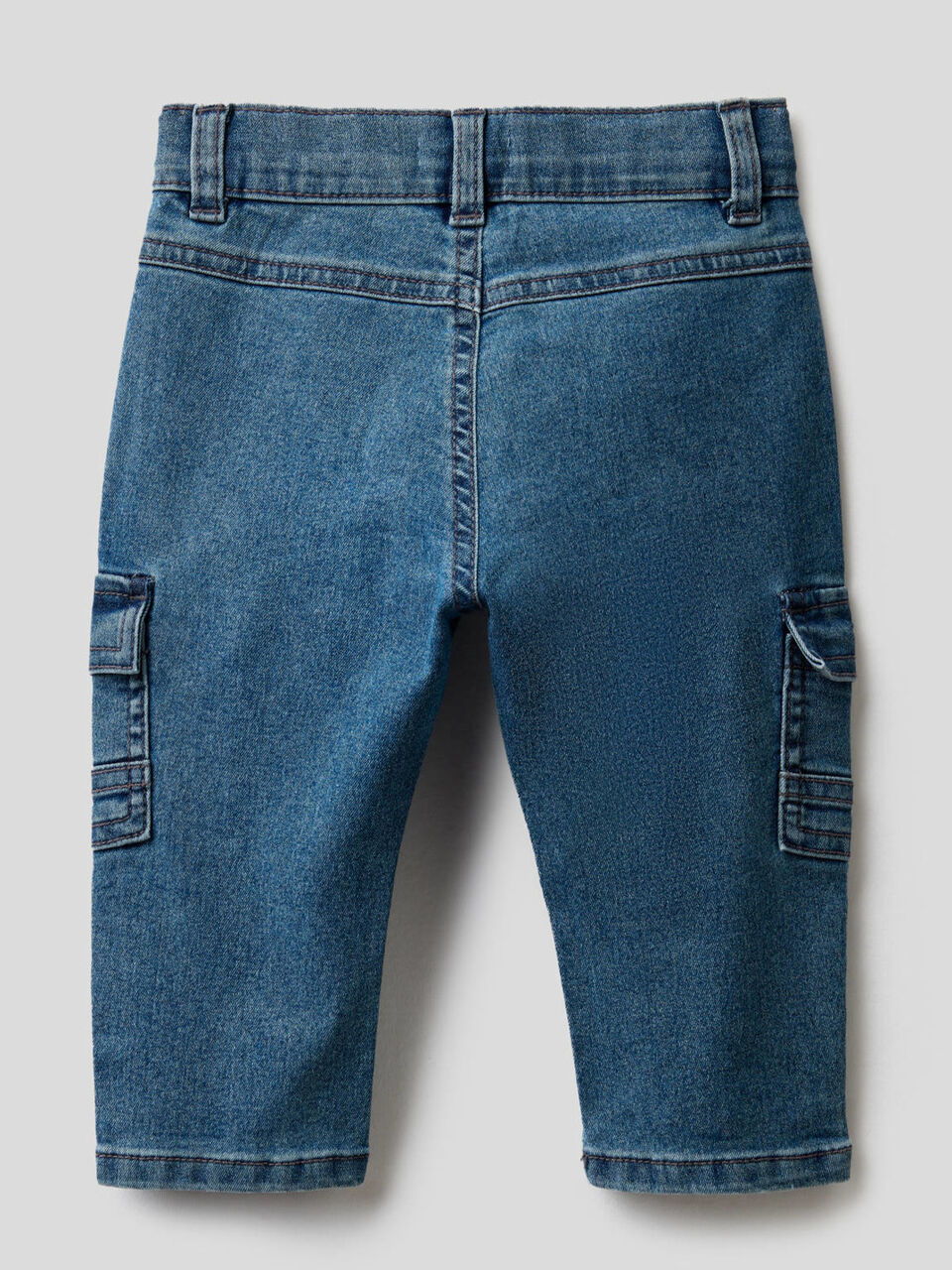Pantalon cargo en denim stretch image number 2