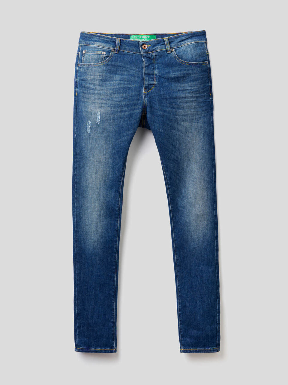 Jeans cinq poches effet usé image number 1
