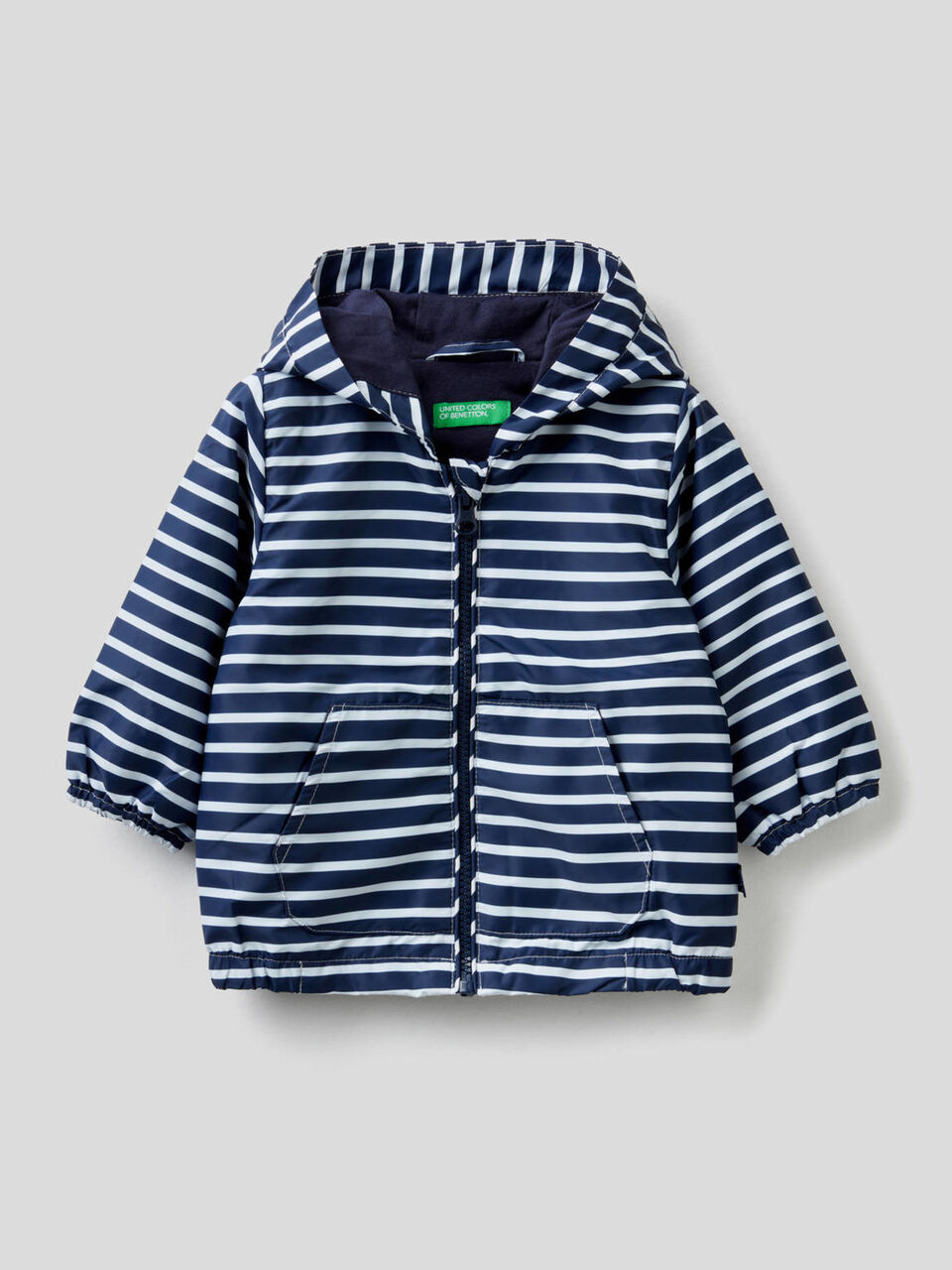 Blouson avec capuche en tissu technique image number 1