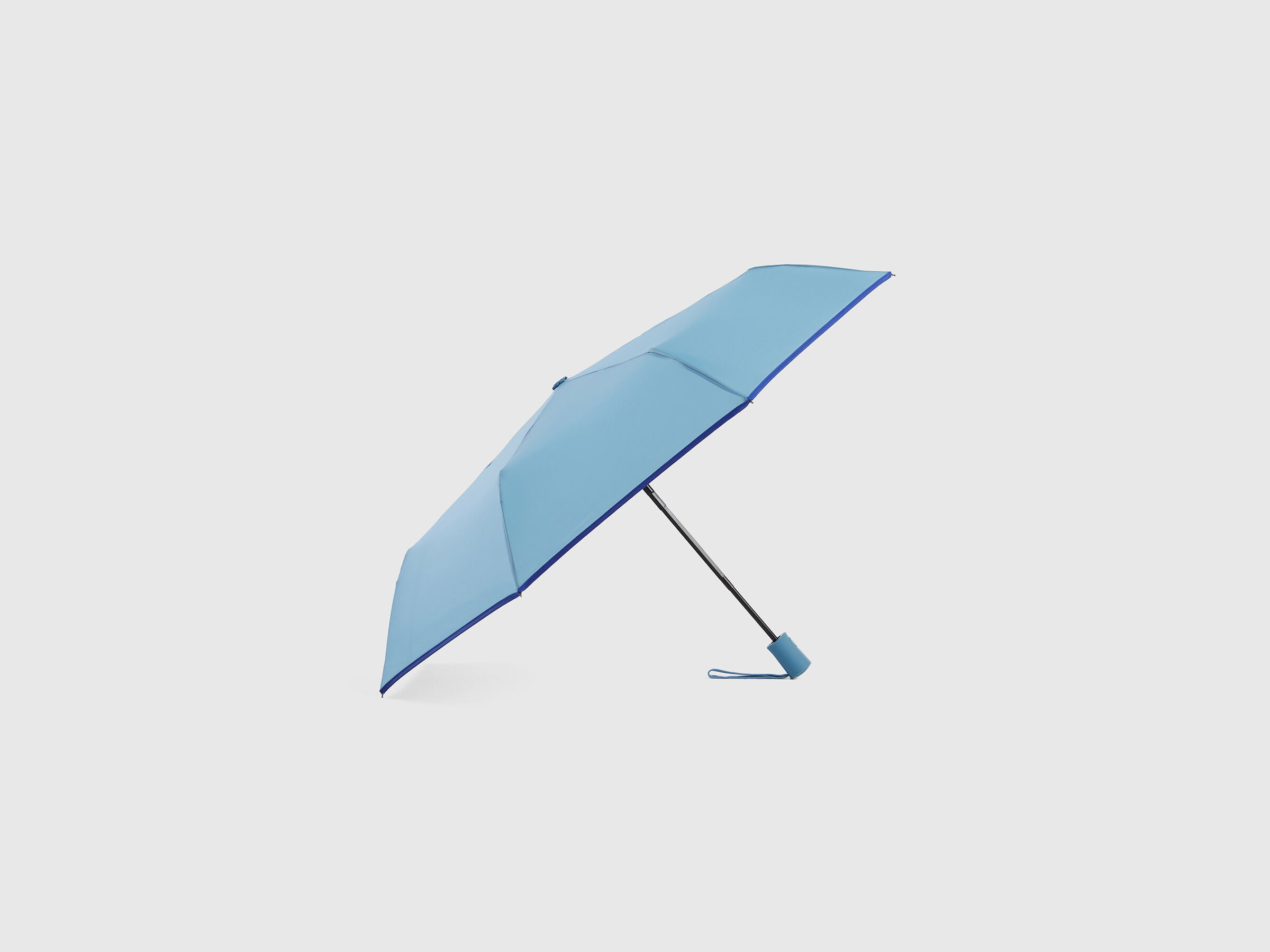 Parapluie bleu clair image number 2