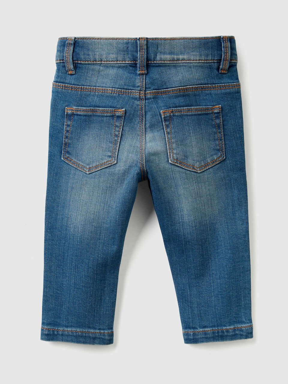 Jeans stretch avec déchirures image number 2