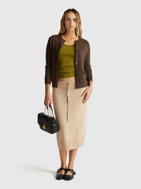 Cardigan marron à col rond en pure laine mérinos Femme