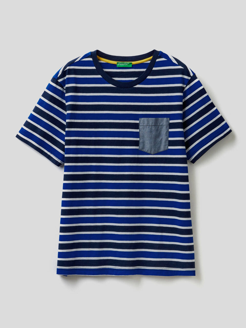 T-shirt à rayures avec pochette de couleur contrastée image number 1
