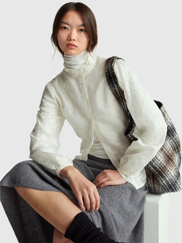 Chemisier brodé à col volanté Femme