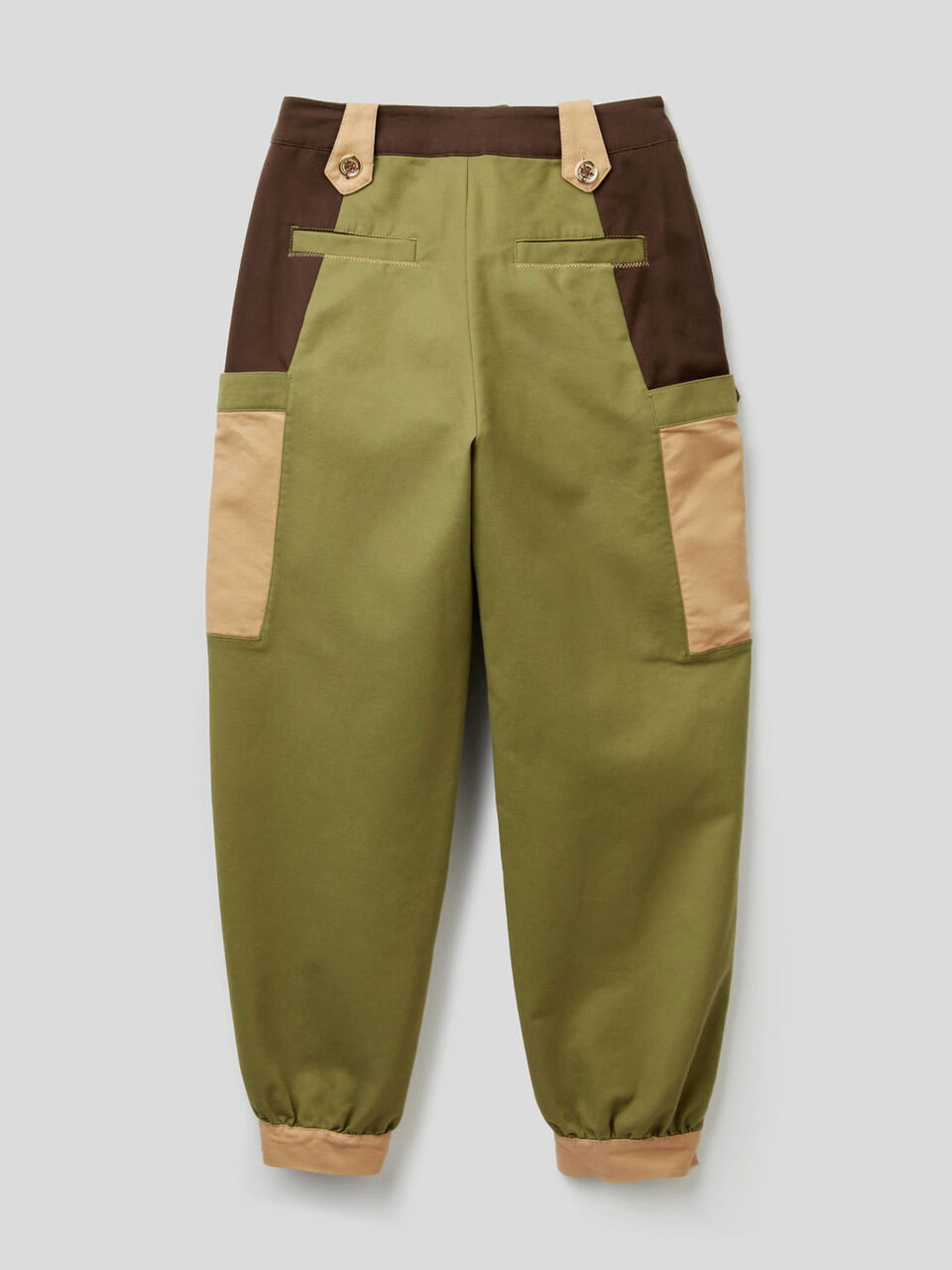 Pantalon cropped à larges poches image number 2