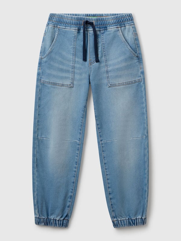 Le jogger en jean Garçon