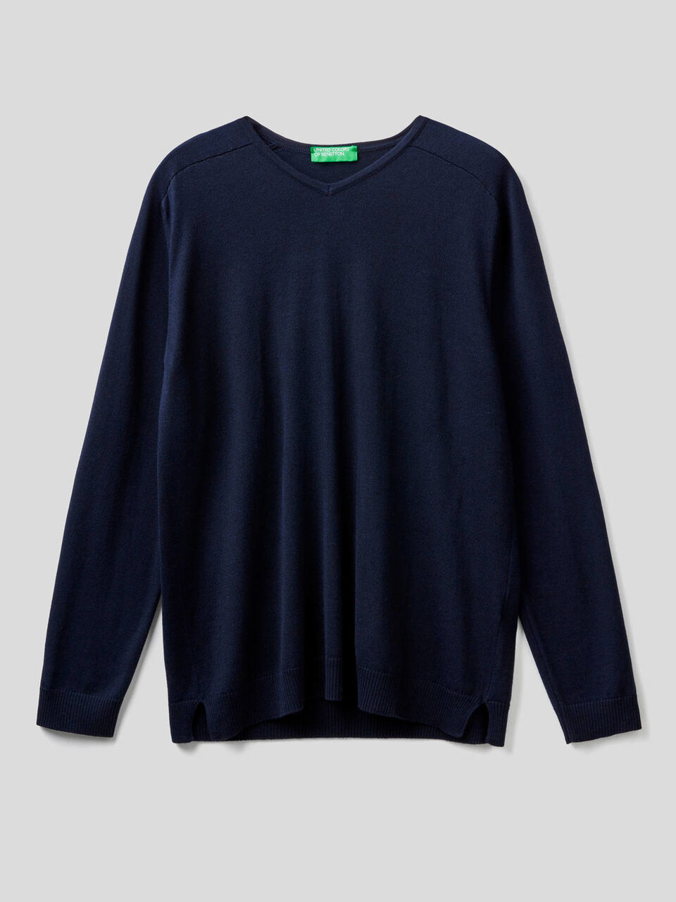 Pull avec col en V image number 1