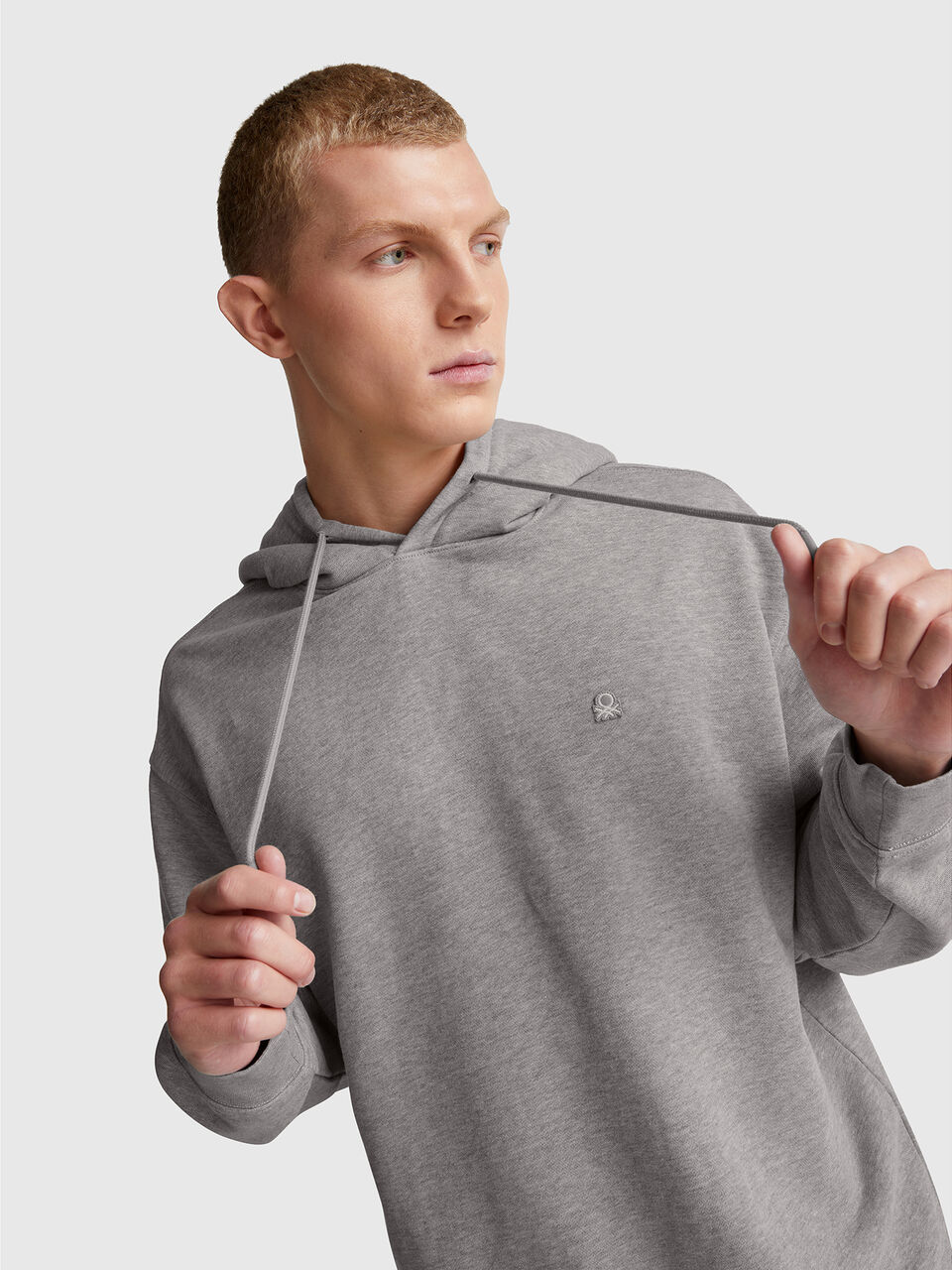 SWEATER W/HOOD Homme image number null