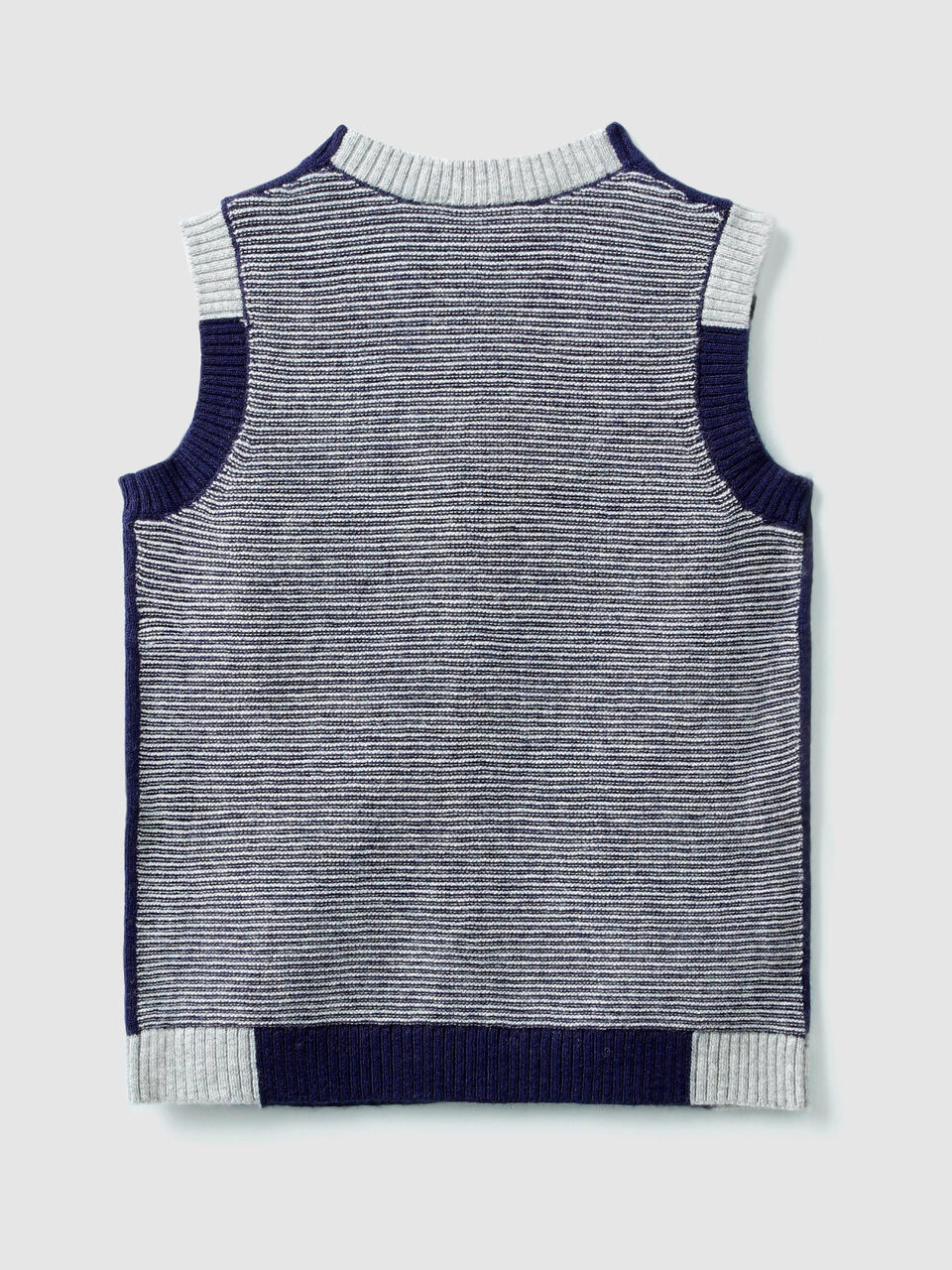 Pull sans manches avec boutons image number 2