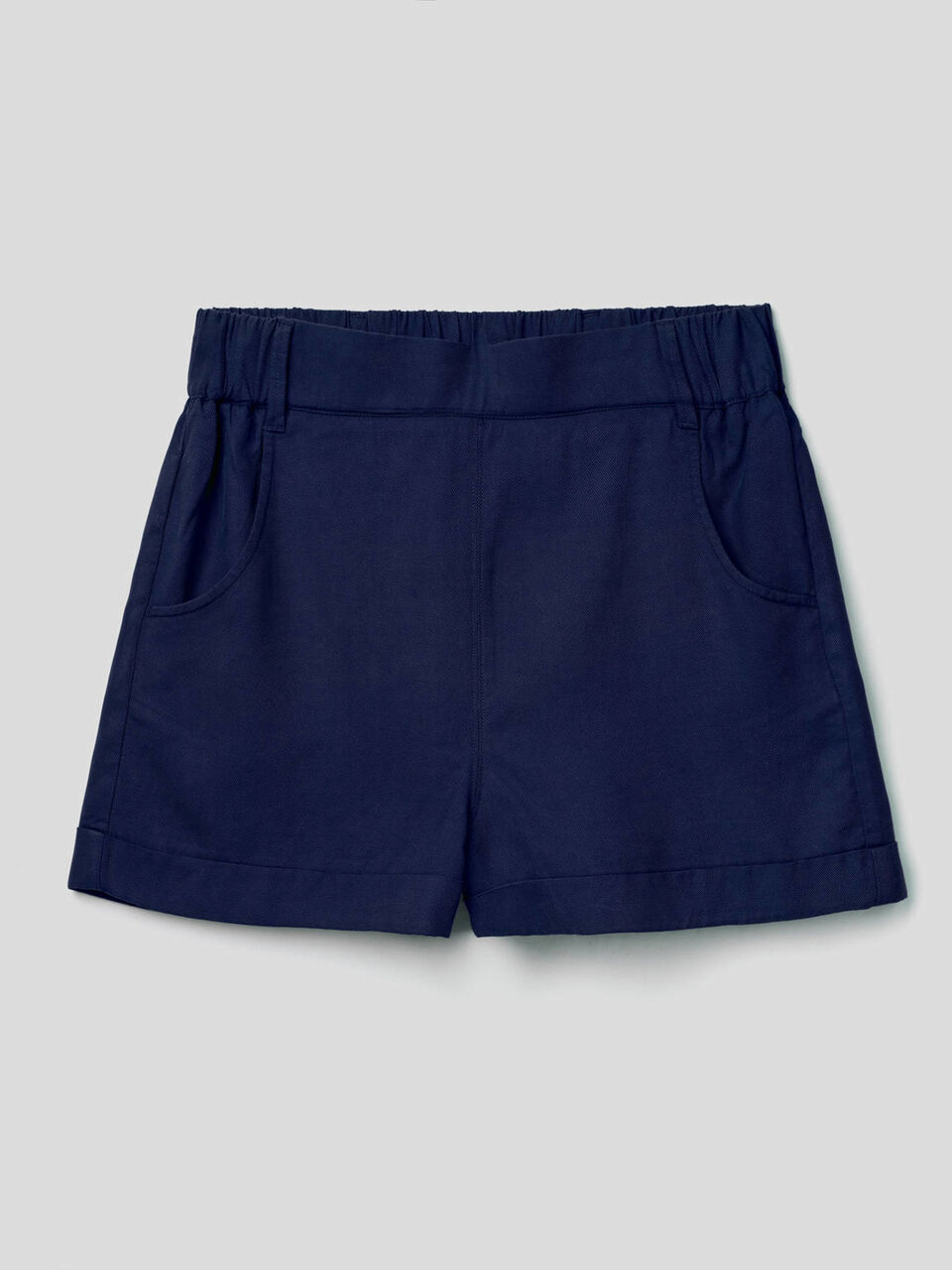 Short uni avec revers image number 1