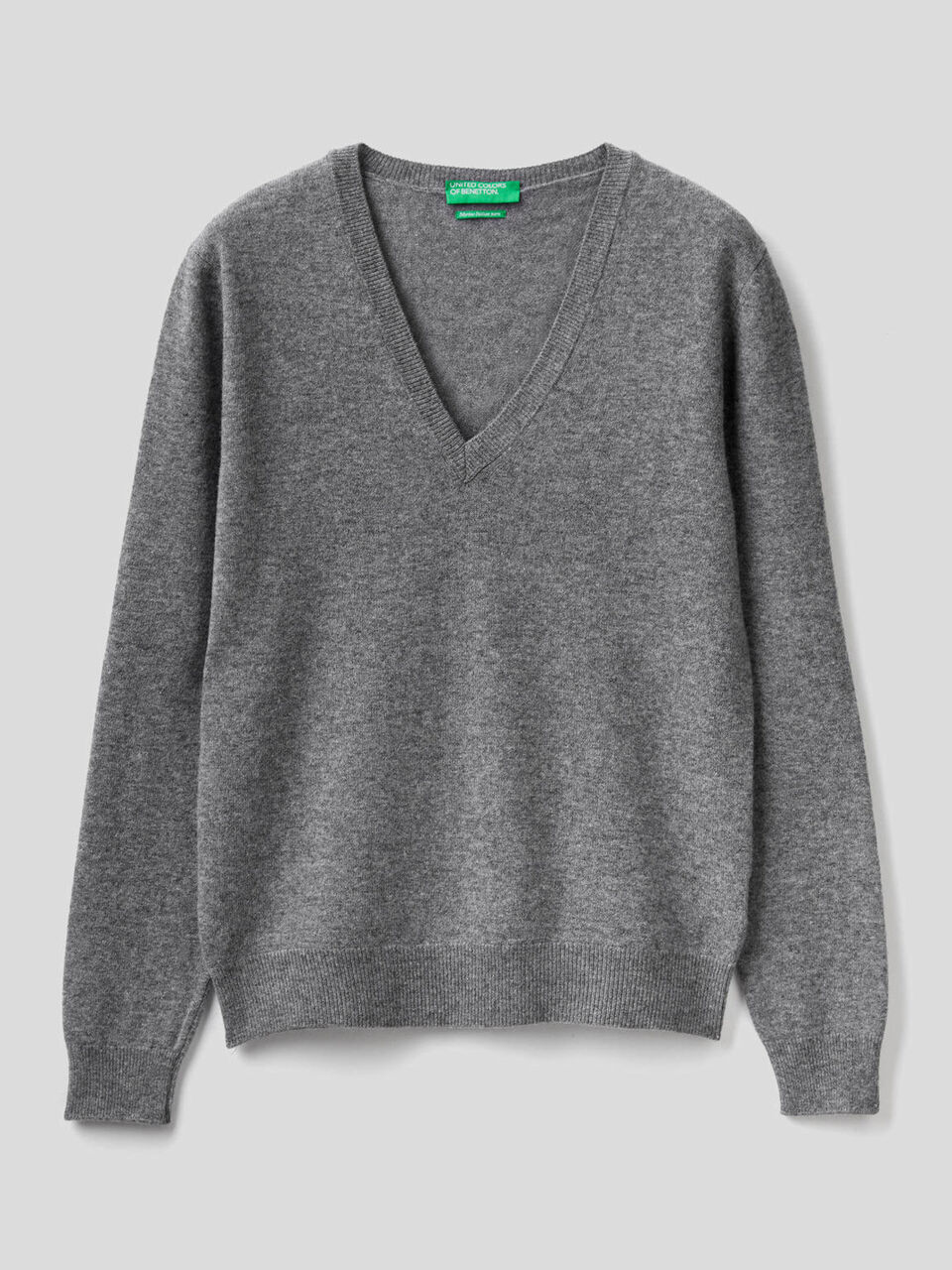 Pull avec col en V en pure laine vierge image number 1