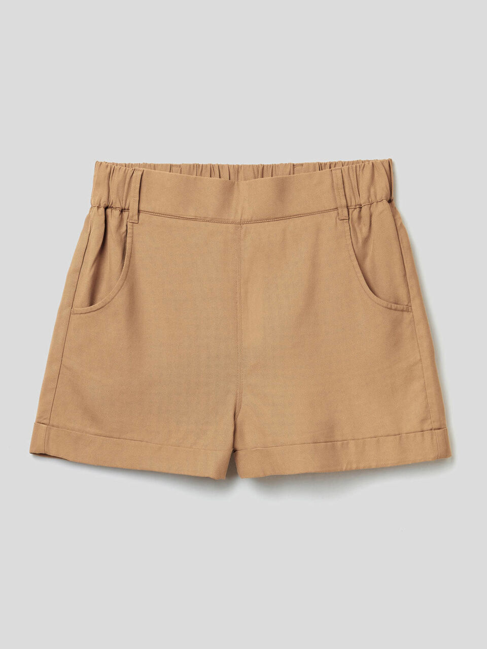 Short uni avec revers image number 1