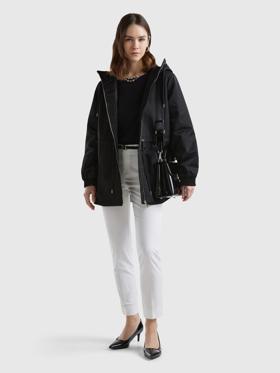 Veste légère sales à capuche femme