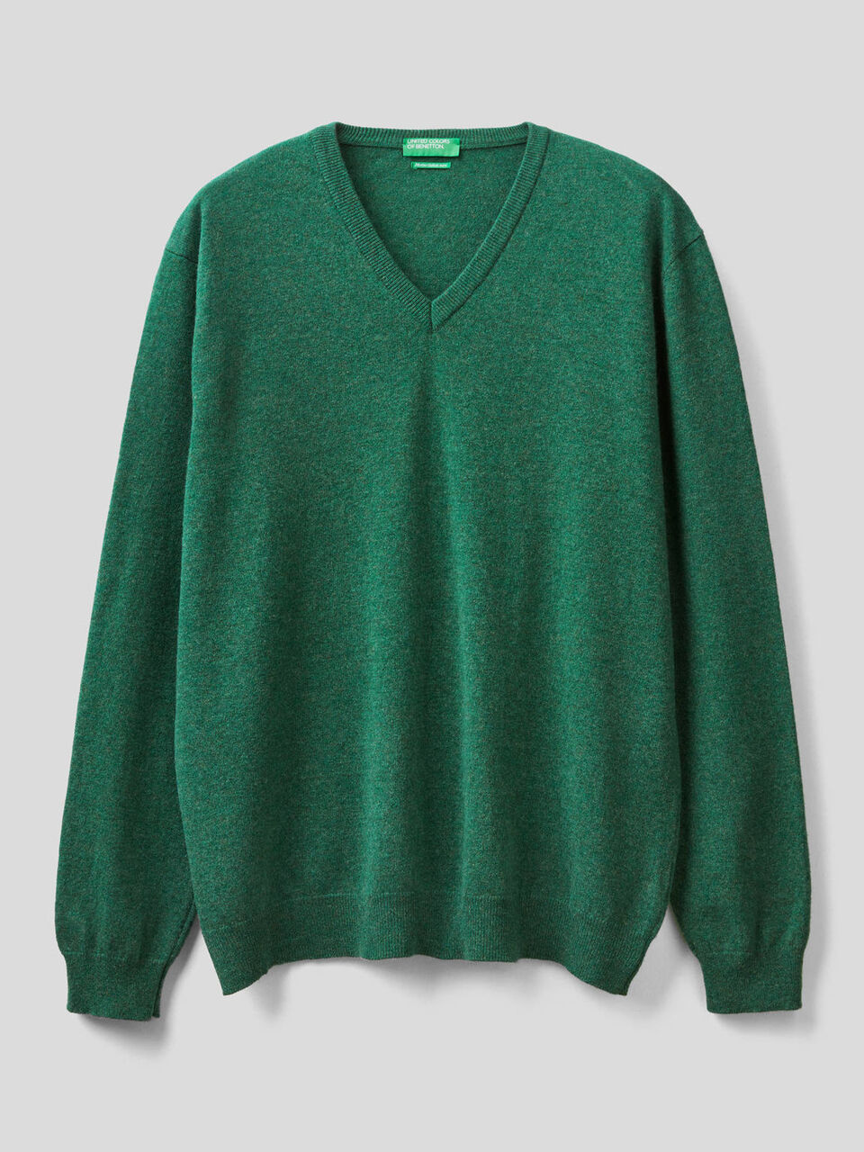Pull col en V en pure en laine vierge image number 1