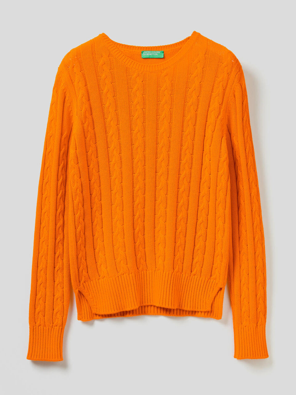 Pull en coton avec torsades. image number 1