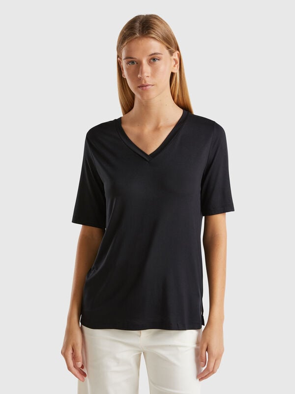 T-shirt col V en viscose stretch Femme