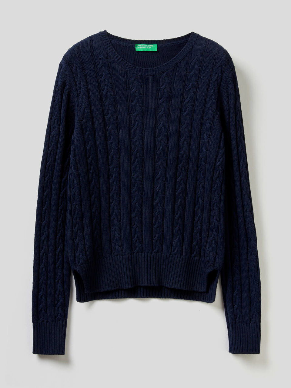 Pull en coton avec torsades. image number 1