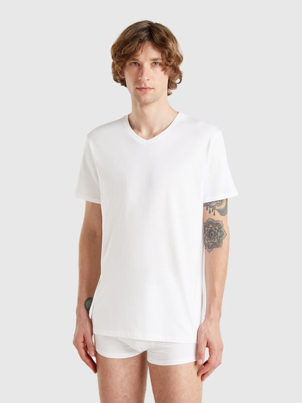 T-shirt col V en coton à fibres longues Homme