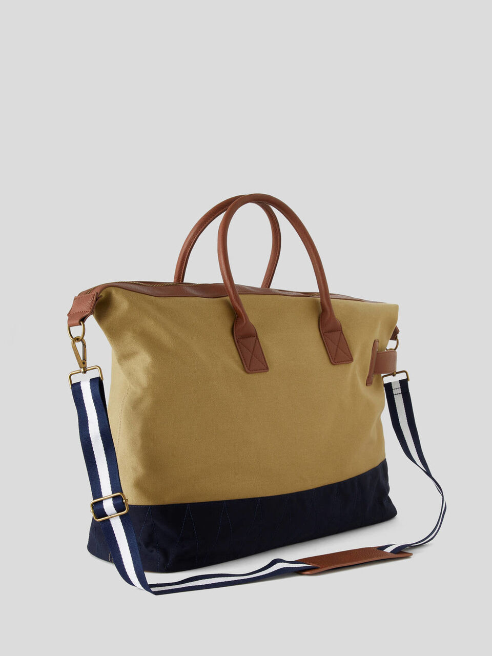 Sac de voyage en tissu image number 2