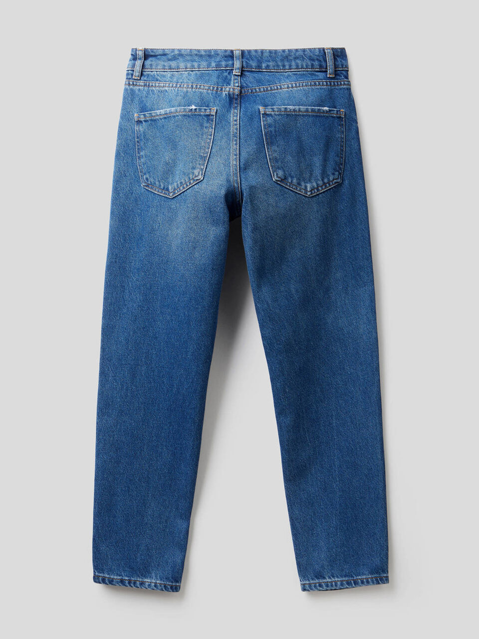 Jeans coupe slim avec déchirures image number 2
