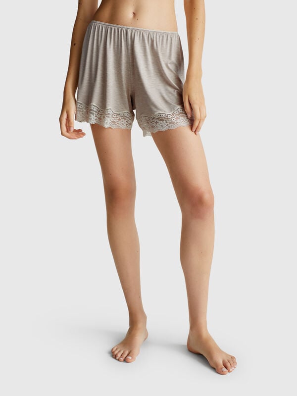 Short fluide avec dentelle Femme