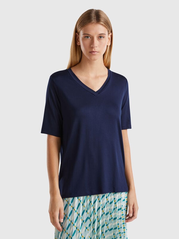 T-shirt col V en viscose stretch Femme
