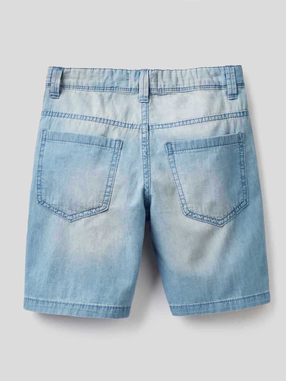 Bermuda en jeans léger image number 2