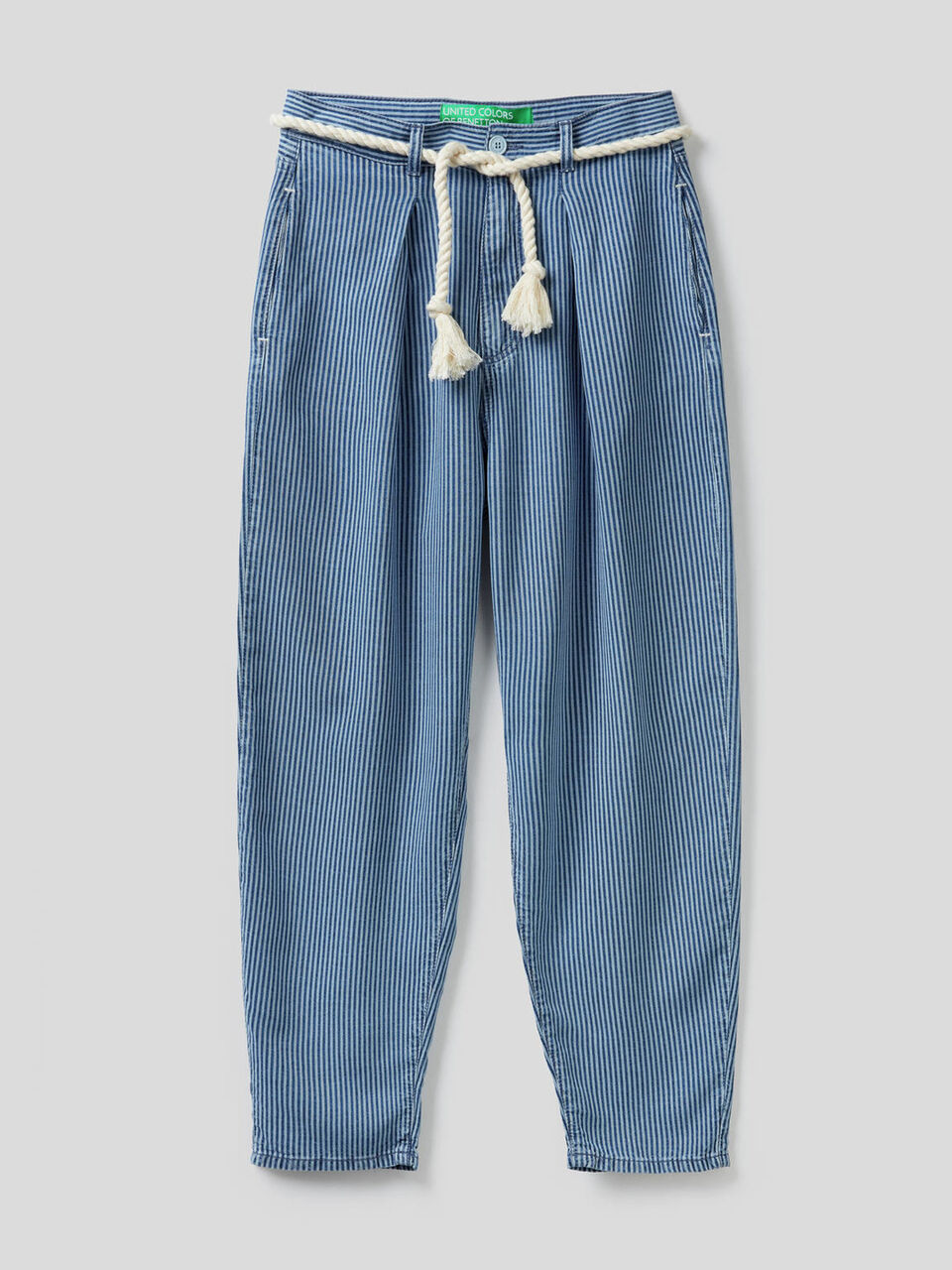 Pantalon coupe carrot à rayures image number 1