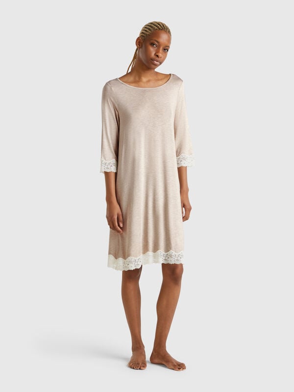 Chemise de nuit avec détails en dentelle Femme