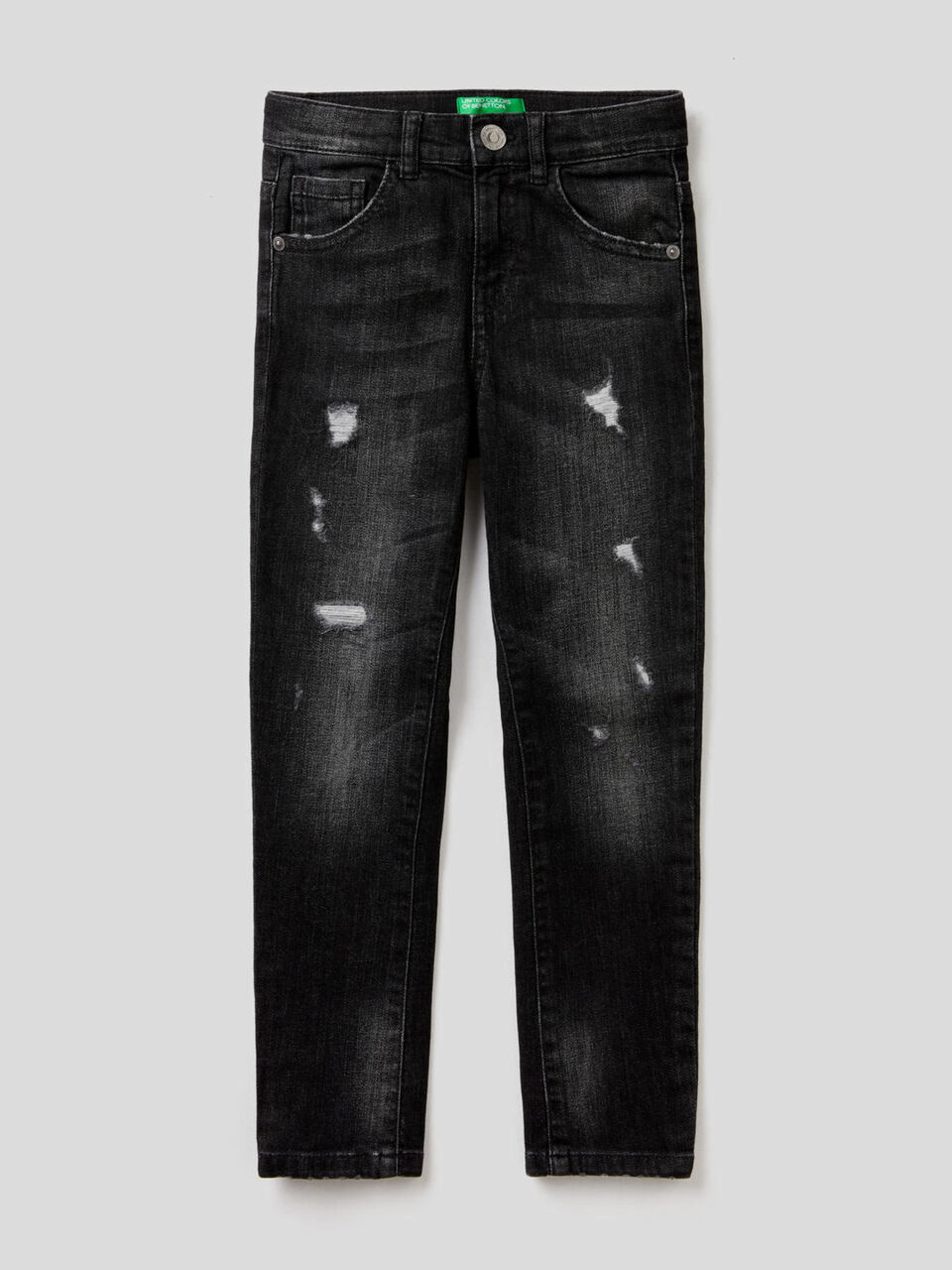 Jeans coupe skinny avec déchirures image number 1